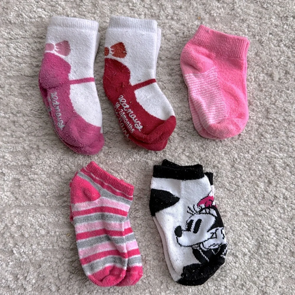 Gently Worn -5 Pairs Girl's Old Navy,Disney Socks -Size 18-24 Months